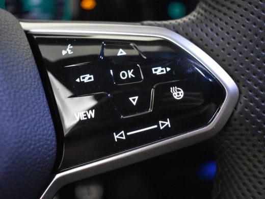 Volkswagen Golf 1.4 245PK eHybrid GTE | Matrix LED Koplampen | Stoel+Stuurwielverwaming | DeepBlack Parellak | 18... ActivLease financial lease