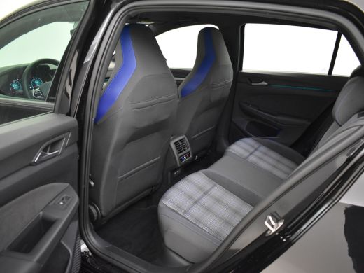 Volkswagen Golf 1.4 245PK eHybrid GTE | Matrix LED Koplampen | Stoel+Stuurwielverwaming | DeepBlack Parellak | 18... ActivLease financial lease