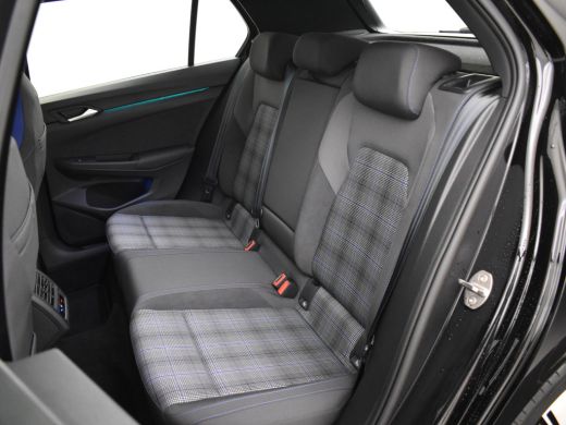 Volkswagen Golf 1.4 245PK eHybrid GTE | Matrix LED Koplampen | Stoel+Stuurwielverwaming | DeepBlack Parellak | 18... ActivLease financial lease