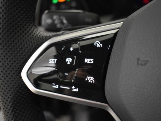 Volkswagen Golf 1.4 245PK eHybrid GTE | Matrix LED Koplampen | Stoel+Stuurwielverwaming | DeepBlack Parellak | 18... ActivLease financial lease
