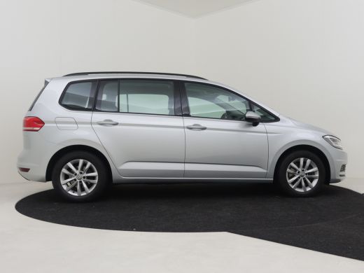 Volkswagen Touran 1.5TSI 150pk DSG | 100% Dealeronderhouden | Navigatie | Adaptive Cruise Control | Stoelverwarming... ActivLease financial lease