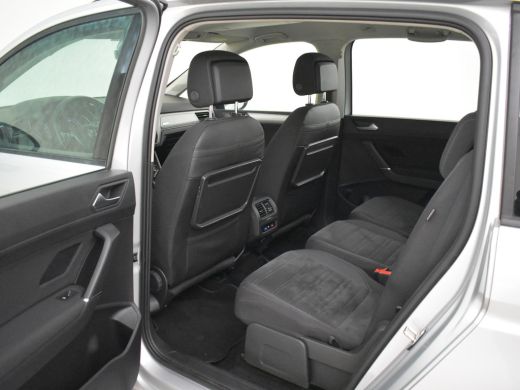 Volkswagen Touran 1.5TSI 150pk DSG | 100% Dealeronderhouden | Navigatie | Adaptive Cruise Control | Stoelverwarming... ActivLease financial lease