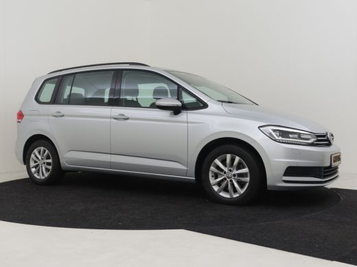 Volkswagen Touran 1.5TSI 150pk DSG | 100% Dealeronderhouden | Navigatie | Adaptive Cruise Control | Stoelverwarming... ActivLease financial lease