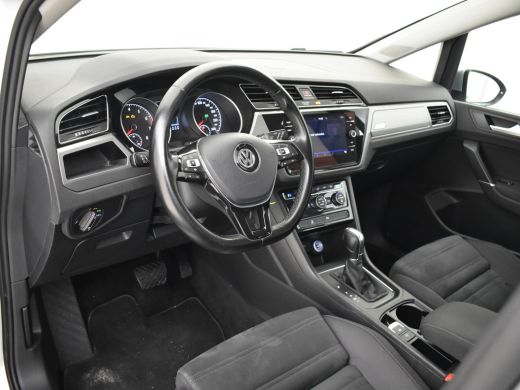 Volkswagen Touran 1.5TSI 150pk DSG | 100% Dealeronderhouden | Navigatie | Adaptive Cruise Control | Stoelverwarming... ActivLease financial lease