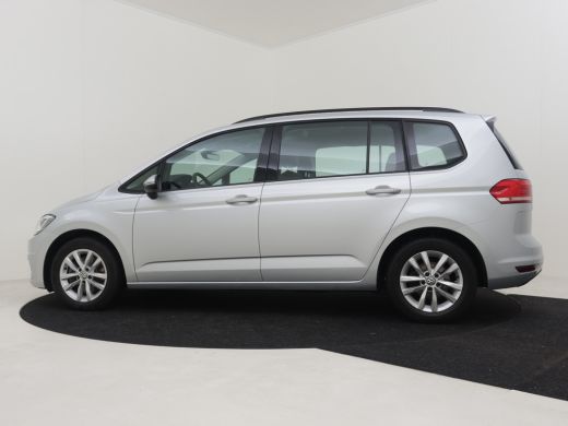 Volkswagen Touran 1.5TSI 150pk DSG | 100% Dealeronderhouden | Navigatie | Adaptive Cruise Control | Stoelverwarming... ActivLease financial lease