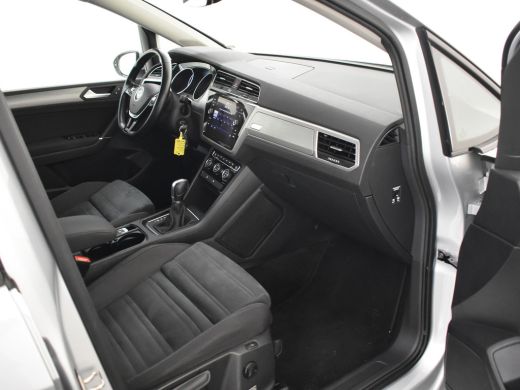 Volkswagen Touran 1.5TSI 150pk DSG | 100% Dealeronderhouden | Navigatie | Adaptive Cruise Control | Stoelverwarming... ActivLease financial lease