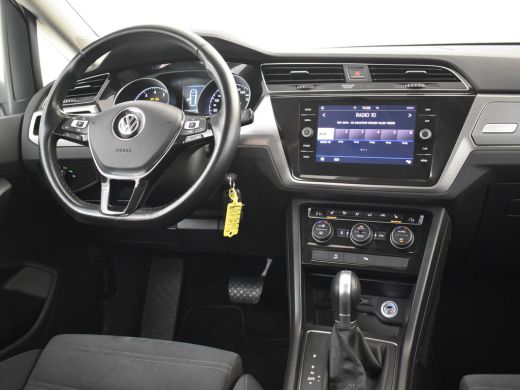 Volkswagen Touran 1.5TSI 150pk DSG | 100% Dealeronderhouden | Navigatie | Adaptive Cruise Control | Stoelverwarming... ActivLease financial lease