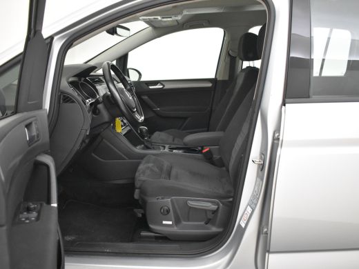 Volkswagen Touran 1.5TSI 150pk DSG | 100% Dealeronderhouden | Navigatie | Adaptive Cruise Control | Stoelverwarming... ActivLease financial lease