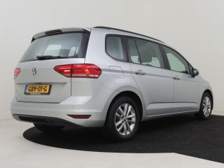 Volkswagen Touran 1.5TSI 150pk DSG | 100% Dealeronderhouden | Navigatie | Adaptive Cruise Control | Stoelverwarming...