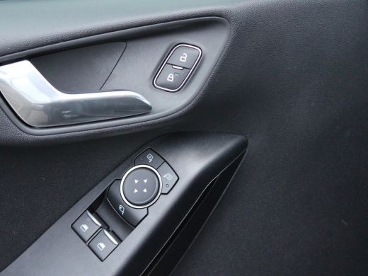 Ford Fiesta 1.1 Trend NL AUTO | AIRCO | NAVI| PDC ActivLease financial lease