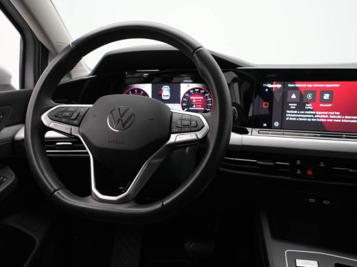 Volkswagen Golf 1.0 eTSI 110pk DSG Life Navigatie Pdc Acc Clima Demo RV ActivLease financial lease