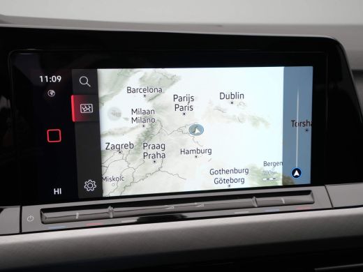 Volkswagen Golf 1.0 eTSI 110pk DSG Life Navigatie Pdc Acc Clima Demo RV ActivLease financial lease