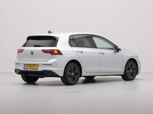 Volkswagen Golf 1.0 eTSI 110pk DSG Life Navigatie Pdc Acc Clima Demo RV ActivLease financial lease