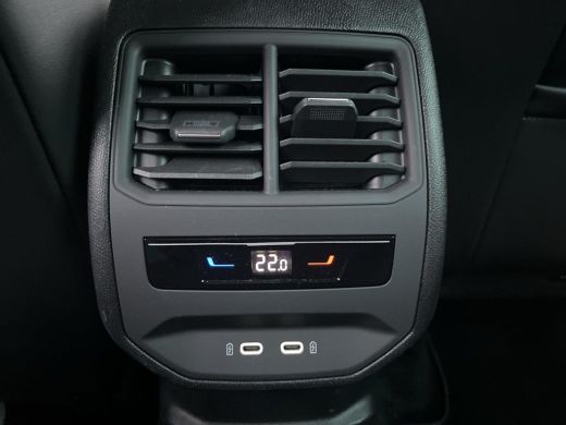 Seat Leon Sportstourer 1.4 e-Hybrid 204 pk PHEV | Navi | Clima | PHEV | Trekhaak | A-Camera | PDC | Elec. A-Klep | ActivLease financial lease