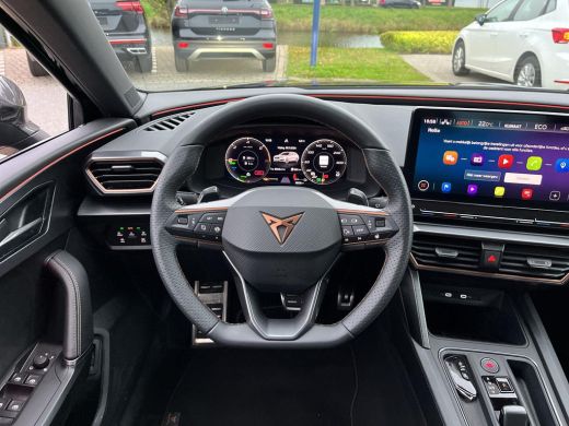 Seat Leon Sportstourer 1.4 e-Hybrid 204 pk PHEV | Navi | Clima | PHEV | Trekhaak | A-Camera | PDC | Elec. A-Klep | ActivLease financial lease