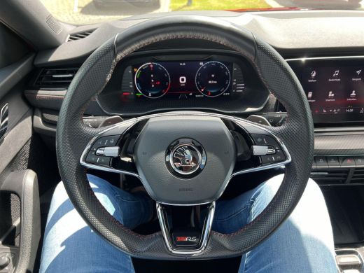 Skoda Octavia Combi 1.4 TSI RS iV 245 pk PHEV | Pano Dak | 18 Inch | A- Camera | ERGO | ActivLease financial lease