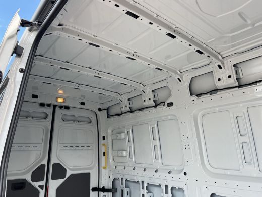 Volkswagen Crafter 35 2.0 TDI 140 pk H6 L3H3 | Airco | ERGO | App | ERGO Massage | Navi via App | PDC | Bij. Bank | ... ActivLease financial lease
