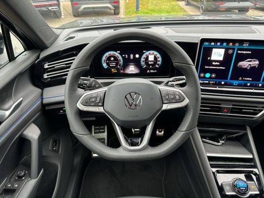 Volkswagen Tiguan 1.5 TSI 150 pk R-Line | Pano Dak | ERGO | Trekhaak | HUD | Mild Hybrid | Vol! | ActivLease financial lease