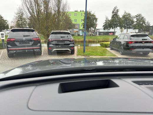 Volkswagen Tiguan 1.5 TSI 150 pk R-Line | Pano Dak | ERGO | Trekhaak | HUD | Mild Hybrid | Vol! |Leder | ActivLease financial lease