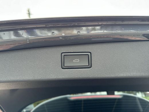 Volkswagen Tiguan 1.5 TSI 150 pk R-Line | Pano Dak | ERGO | Trekhaak | HUD | Mild Hybrid | Vol! |Leder | ActivLease financial lease