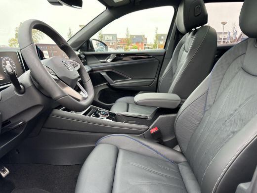 Volkswagen Tiguan 1.5 TSI 150 pk R-Line | Pano Dak | ERGO | Trekhaak | HUD | Mild Hybrid | Vol! |Leder | ActivLease financial lease