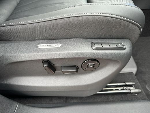 Volkswagen Tiguan 1.5 TSI 150 pk R-Line | Pano Dak | ERGO | Trekhaak | HUD | Mild Hybrid | Vol! |Leder | ActivLease financial lease