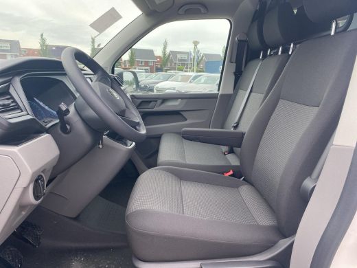 Volkswagen Transporter 2.0 TDI 110 pk L1H1 28 | Bijrijdersbank | Achterdeuren | A-Camera | BPM Vrij | Navi via App | ActivLease financial lease