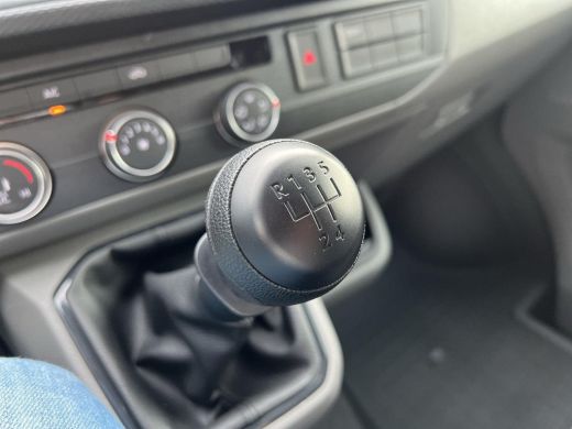 Volkswagen Transporter 2.0 TDI 110 pk L1H1 28 | Bijrijdersbank | Achterdeuren | A-Camera | Cruise | Navi via App | BPM V... ActivLease financial lease