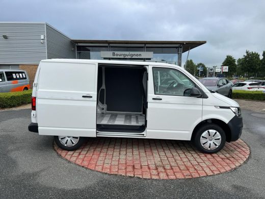 Volkswagen Transporter 2.0 TDI 110 pk L1H1 28 | Bijrijdersbank | Achterdeuren | A-Camera | Cruise | Navi via App | BPM V... ActivLease financial lease