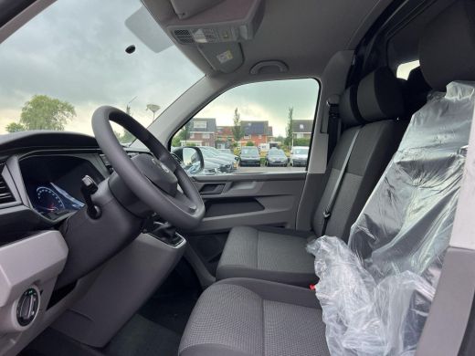 Volkswagen Transporter 2.0 TDI 110 pk L1H1 28 | Bijrijdersbank | Achterdeuren | A-Camera | Cruise | Navi via App | BPM V... ActivLease financial lease