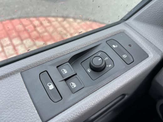 Volkswagen Transporter 2.0 TDI 110 pk L1H1 28 | Bijrijdersbank | Achterdeuren | A-Camera | Cruise | Navi via App | BPM V... ActivLease financial lease