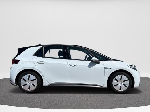 Volkswagen ID.3 Pure 45 kWh 150 pk | Navi | Clima | ACC | Incl. Wallbox 22Kwh ActivLease financial lease