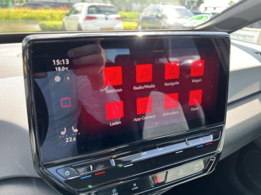 Volkswagen ID.3 Pure 45 kWh 150 pk | Navi | Clima | ACC | Incl. Wallbox 22Kwh ActivLease financial lease