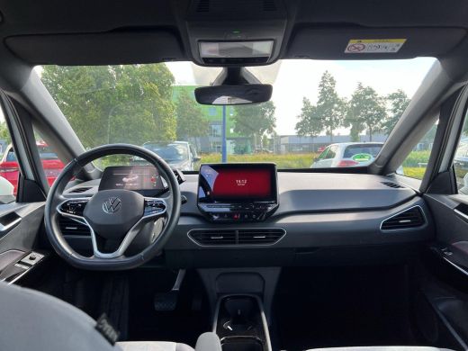 Volkswagen ID.3 Pure 45 kWh 150 pk | Navi | Clima | ACC | Incl. Wallbox 22Kwh ActivLease financial lease