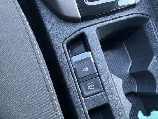 Volkswagen T-Roc 1.5 TSI R-Line AutomStoelverw Adaptive-Cruise Carplay-Navi 19inch Sport Business ActivLease financial lease