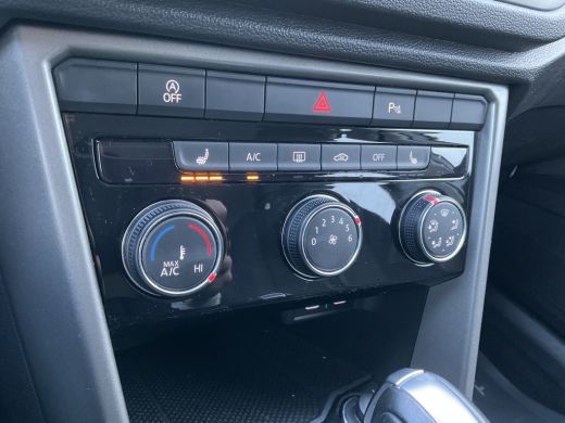 Volkswagen T-Roc 1.5 TSI R-Line AutomStoelverw Adaptive-Cruise Carplay-Navi 19inch Sport Business ActivLease financial lease