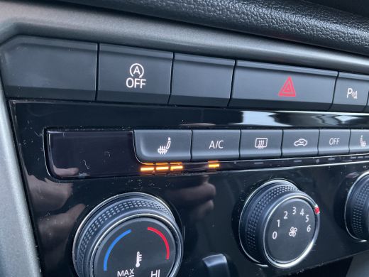 Volkswagen T-Roc 1.5 TSI R-Line AutomStoelverw Adaptive-Cruise Carplay-Navi 19inch Sport Business ActivLease financial lease