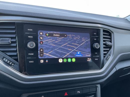 Volkswagen T-Roc 1.5 TSI R-Line AutomStoelverw Adaptive-Cruise Carplay-Navi 19inch Sport Business ActivLease financial lease