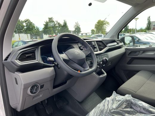Volkswagen Transporter 2.0 TDI 110 pk L1H1 28 | Bijrijdersbank | Achterdeuren | A- Camera | BPM Vrij | ActivLease financial lease