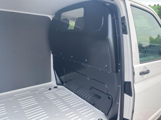 Volkswagen Transporter 2.0 TDI 110 pk L1H1 28 | Bijrijdersbank | Achterdeuren | A-Camera | Navi via App | BPM Vrij | ActivLease financial lease