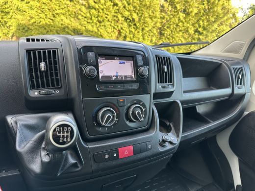 Citroën Jumper 2.2 BlueHDi 140 PK / L1H1 / 1e EIG. / 2.5T TREKHAAK / CAMERA / CRUISE / AIRCO / NAVIGATIE ActivLease financial lease