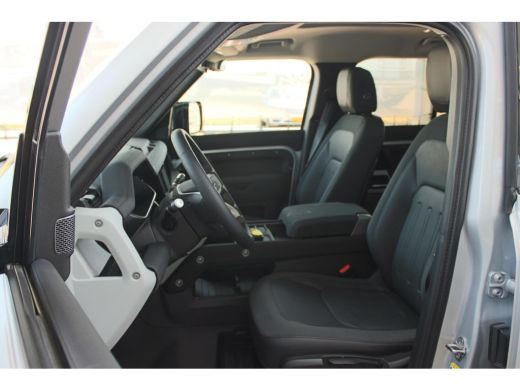 Land Rover Defender D240 110 S 7 Seater incl. Btw / BPM geel kenteken ActivLease financial lease