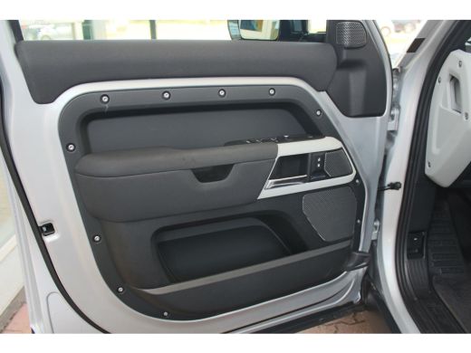 Land Rover Defender D240 110 S 7 Seater incl. Btw / BPM geel kenteken ActivLease financial lease