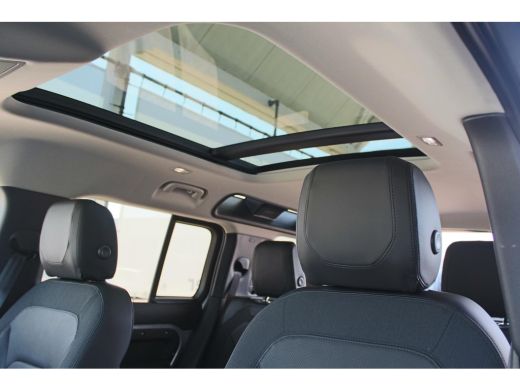 Land Rover Defender D240 110 S 7 Seater incl. Btw / BPM geel kenteken ActivLease financial lease