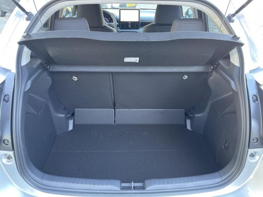 Toyota Yaris 1.5 Hybrid 115 First Edition **NAVIGATIE/ PARKEERCAMERA/ APPLE CARPLAY** ActivLease financial lease
