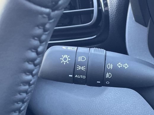 Toyota Yaris 1.5 Hybrid 115 First Edition **NAVIGATIE/ PARKEERCAMERA/ APPLE CARPLAY** ActivLease financial lease