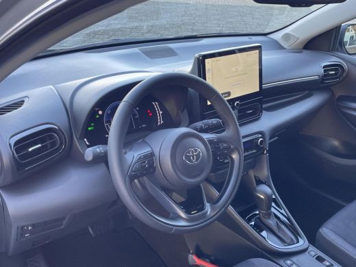 Toyota Yaris 1.5 Hybrid 115 First Edition **NAVIGATIE/ PARKEERCAMERA/ APPLE CARPLAY** ActivLease financial lease