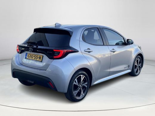 Toyota Yaris 1.5 Hybrid 115 First Edition **NAVIGATIE/ PARKEERCAMERA/ APPLE CARPLAY** ActivLease financial lease