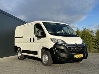 Citroën Jumper 2.2 BlueHDi 140 PK / L1H1 / 1e EIG. / 2.5T TREKHAAK / CAMERA / CRUISE / AIRCO / NAVIGATIE