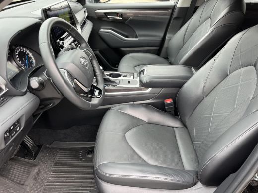 Toyota highlander 2.5 AWD Hybrid Premium | 7 persoons | Stoelverwarming- en koeling | Lederen bekleding ActivLease financial lease